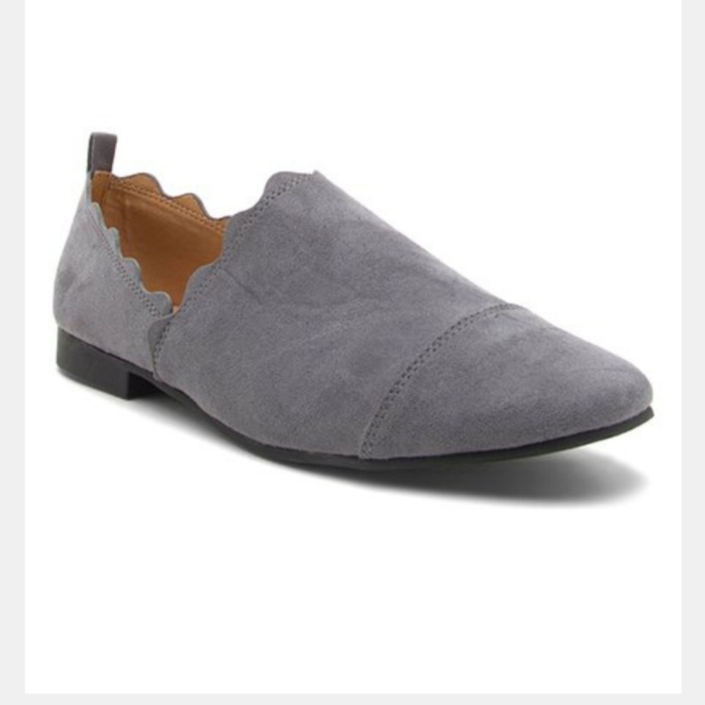 SCALLOPED SLIP-ON - Picture 2 of 3